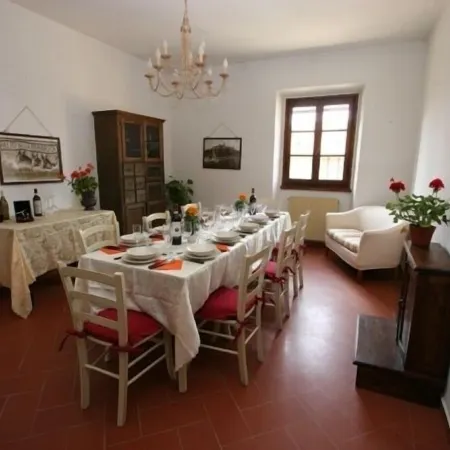 House on Florence Hills - 4 Miles Away from Downtown Florence!