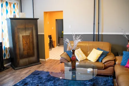 Beautiful 2 Bedroom Apt near PHL Airport/95 Отели в г. Делавэр