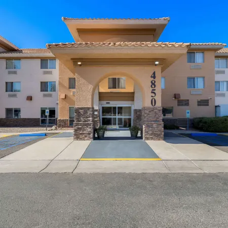 Comfort Inn & Suites Near Kino Sports Complex