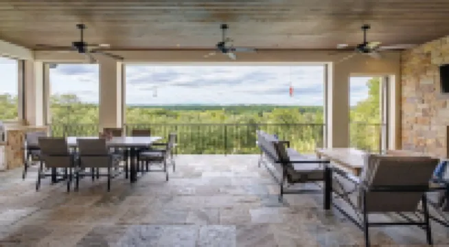 High-end Home on 33 Acres to Roam, Short Drive to Downtown.