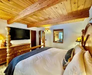 Private Beach Park, Sauna, Hot Tub, Dog & Family Friendly