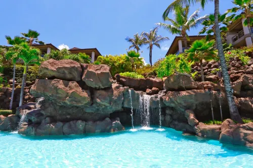 I.P.M PRESENTS:  HOOLEI 69-2: GREAT LOCATION + STUNNING NEW REMODEL! WOW!