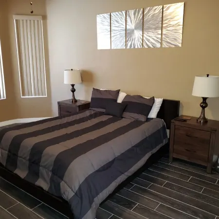 Beautiful Modern Home Fully Upgraded!