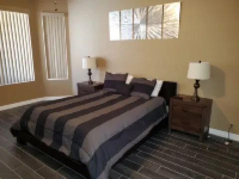 Beautiful Modern Home Fully Upgraded!