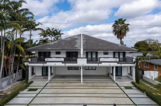 May Special! 4Br - Private Pool, Grill, Near Coral Gables & Mia Airport