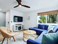 Modern Condo w/AC, 1 BLOCK FROM OCEAN
