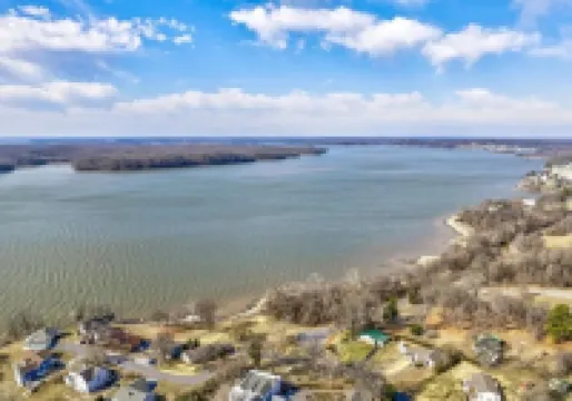 LAKEVIEW LIVING @ LIGHTHOUSE BAY