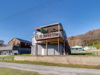 Charming Escape in Grafton! Hotels in Jersey County