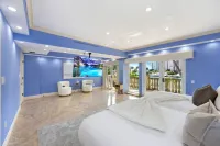 Miami Beach Waterfront Mansion, Pool, Ping Pong, Grill, Guest House, Gated