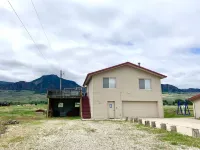 Gateway to Shoshone & Yellowstone