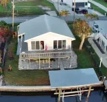 Waterfront House, 2 Bdr, 2 bath, Boat Lift, Trailer Parking,  and 2 Kayaks