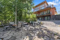 Whitefish Lakefront 3 BR Penthouse, 5 min from downtown, view of Big Mountain
