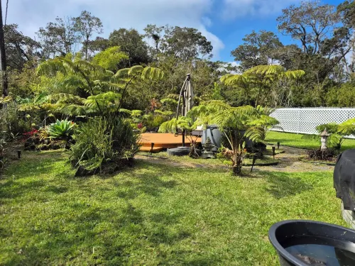 Pu'uwai Place in the heart of Volcano Village