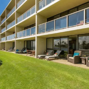 Ocean Front Luxury Condo - Relaxing Comfort
