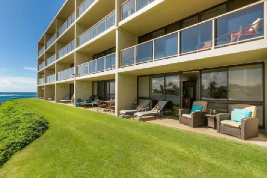 Ocean Front Luxury Condo - Relaxing Comfort