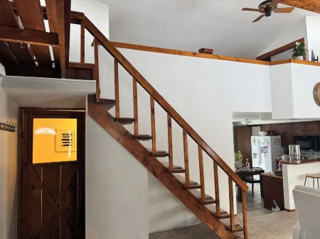 Bluff’s Edge Secluded Retreat with 2 car garage!