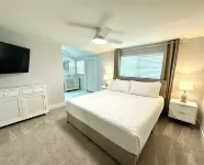 BEST LOCATION! NORTH END OF ANNA MARIA, FL STEPS TO BEACH & DINING - UPPER UNIT