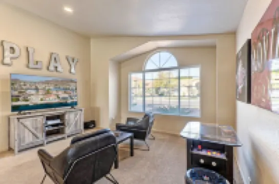 Lakefront Home complete with Mountain Views, Pool, Putting Green & Paddle Boat!