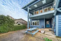 Blue Octopus #1 Ocean View. Beach Access