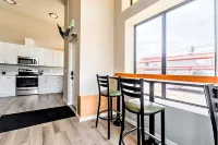 Cozy Micro Suites: Sleeps 2, Minutes to Downtown