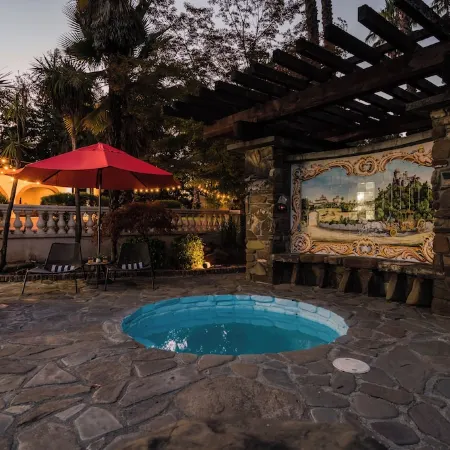 Villa Terra Bella, by Vinifera Homes