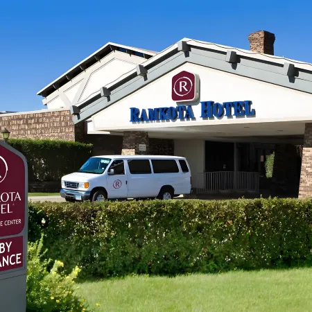 Bismarck Hotel and Conference Center