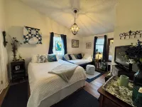 Unique Country Farmhouse with Beautiful Courtyard Hotels in Crawford