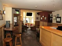 Harry's Hotel & Restaurant Hotel di Tirymynach