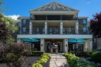 Niagara Crossing Hotel and Spa