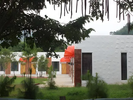 Monoko Porploen Resort Suanphung Отели рядом с достопримечательностью «Suan Phueng»