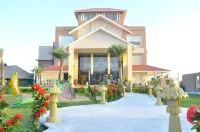 7 Seasons Resort & Spa