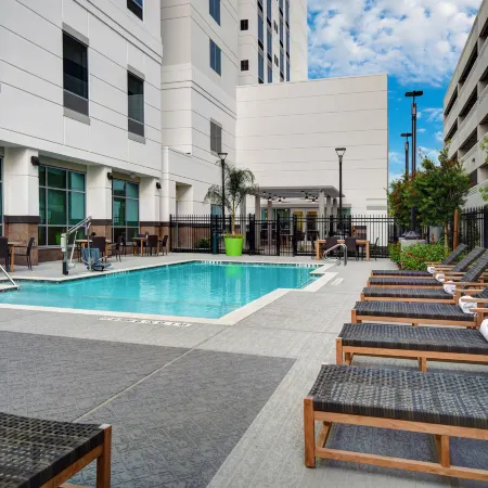 Home2 Suites by Hilton Houston Medical Center Отели рядом с достопримечательностью «Менил Коллекшен»