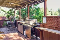 Charming A Frame 2-bedroom cabin with WiFi, AC in beautiful Rimforest