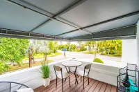 Huge 8 BR Heated Pool HotTub Tropical Oasis Villa