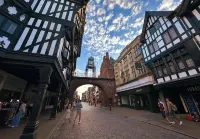 The Coach House, 3 bed apartment with free off-street parking in Ellesmere Port