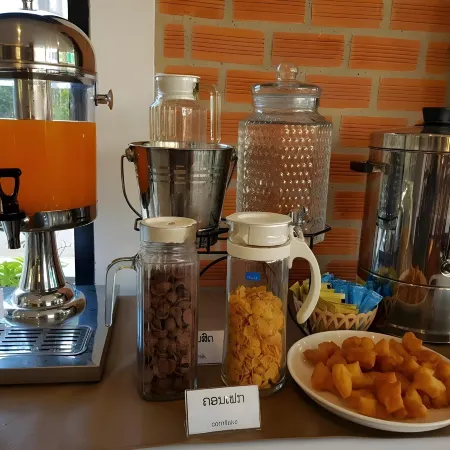 Dongsay Hotel Thakhek