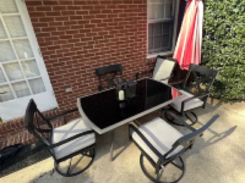 *Private/Contempo/Cozy/House & pool/17 min from ATL & in the Atlanta Metro Area*