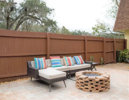 The Sunny Townhome - Minutes from International Speedway and Daytona Beach Отели рядом с достопримечательностью «W.I.S.E Private School»