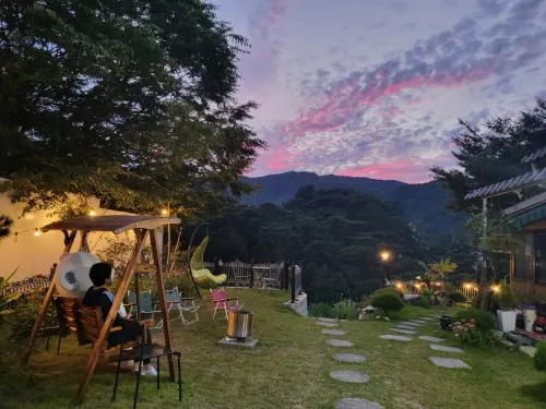 Jecheon Gyegok Pumeun Pension - مبيت وإفطار