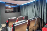 Luxe Oasis! Heated Pool, Spa, Theater, Game room, Sauna & Gym!