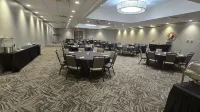 Holiday Inn Bloomington - Normal by IHG - breakfast