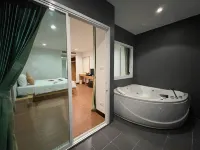 Zephyr Grand Hotel - baignoire