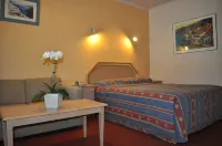 Nunawading Motor Inn Hotels in Blackburn