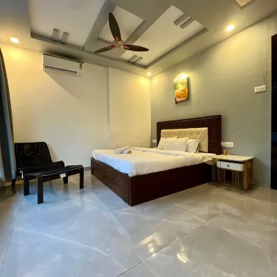 Greystone 4BHK Pvt Pool by Stellar Stays Hotels in Gold Valley