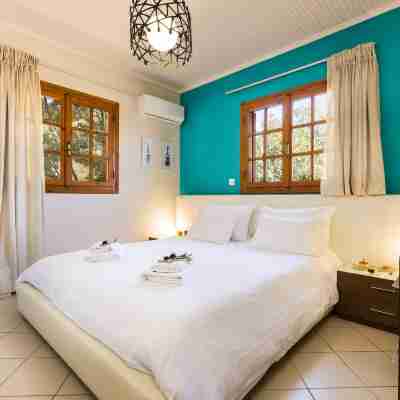 Lefkothea Villas with Large Pool, BBQ & Playground Rooms