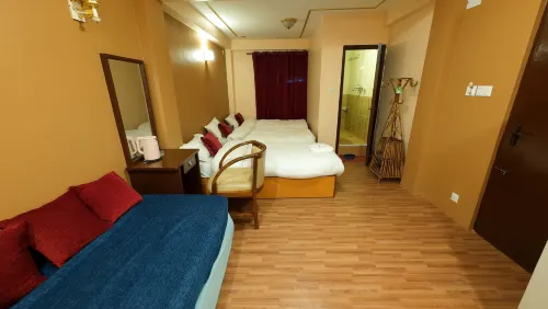 Hotel Triratna