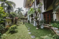 RedDoorz Syariah Near Gelora Delta Sidoarjo 2