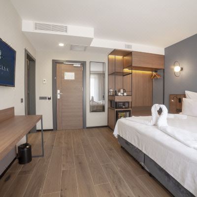 Deluxe Room with Terrace and City View Granbella Hotel Promo Code
