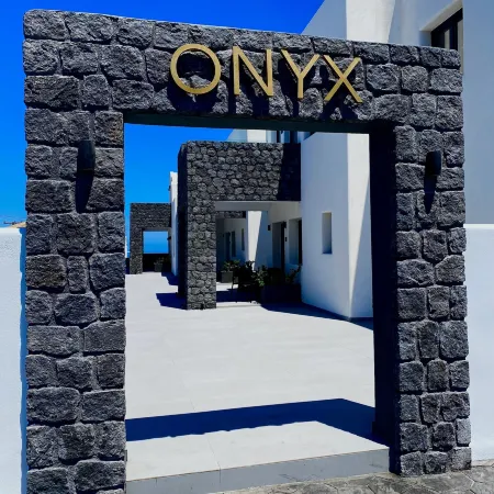 Onyx Hotel & Suites