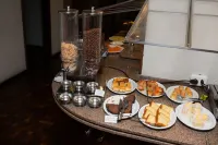 Hotel Elo Inn - Frühstück